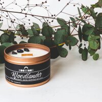 The MoonMoon Company - B4 - Duftkerze: Woodlander, aus Soja-Kokos Wachs mit Holzdocht - sowie  hochwertigen ätherischen Ölen und Kristallen - in wiederverwendbarem Behälter